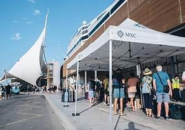 Llegada del crucero MSC Orchesta Panama al puerto de Alicante.