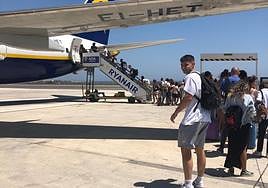 Álvaro Moreno de la Santa a punto de embarcar hacia tierras italianas