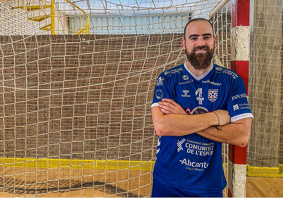 El alicantino David Jiménez, recién renovado