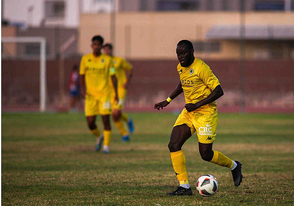 Kalvin Ketu, durante al amistoso en Santa Pola