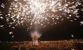 Espectacular pirotecnia en la Nit de l'Albà.