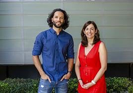 El coautor del artículo, Francisco Javier Rodríguez Baena, y la científica del CSIC Berta Sánchez.