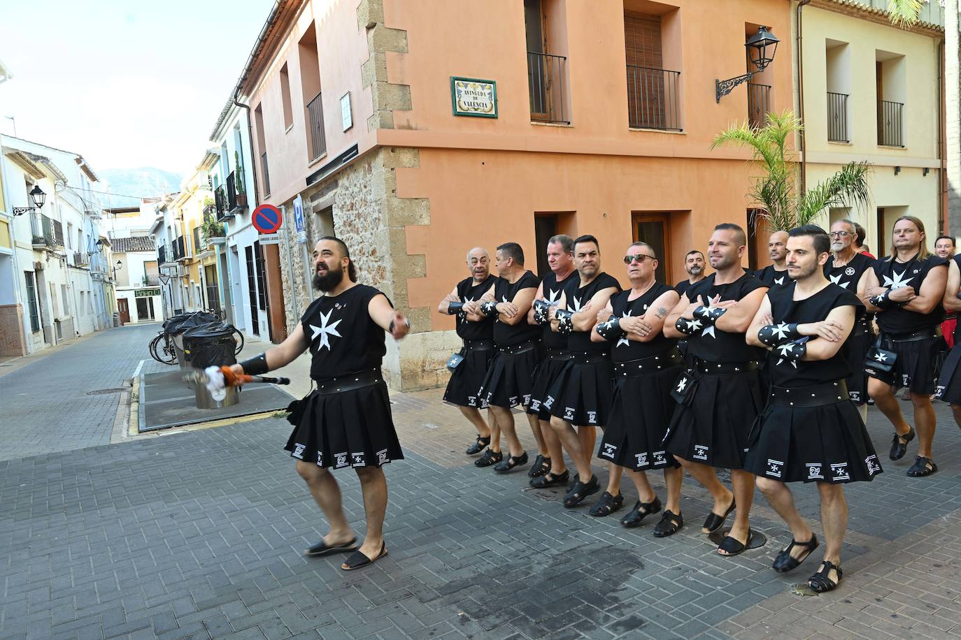 Los Moros y Cristianos protagonizan la Diana Festera de Dénia