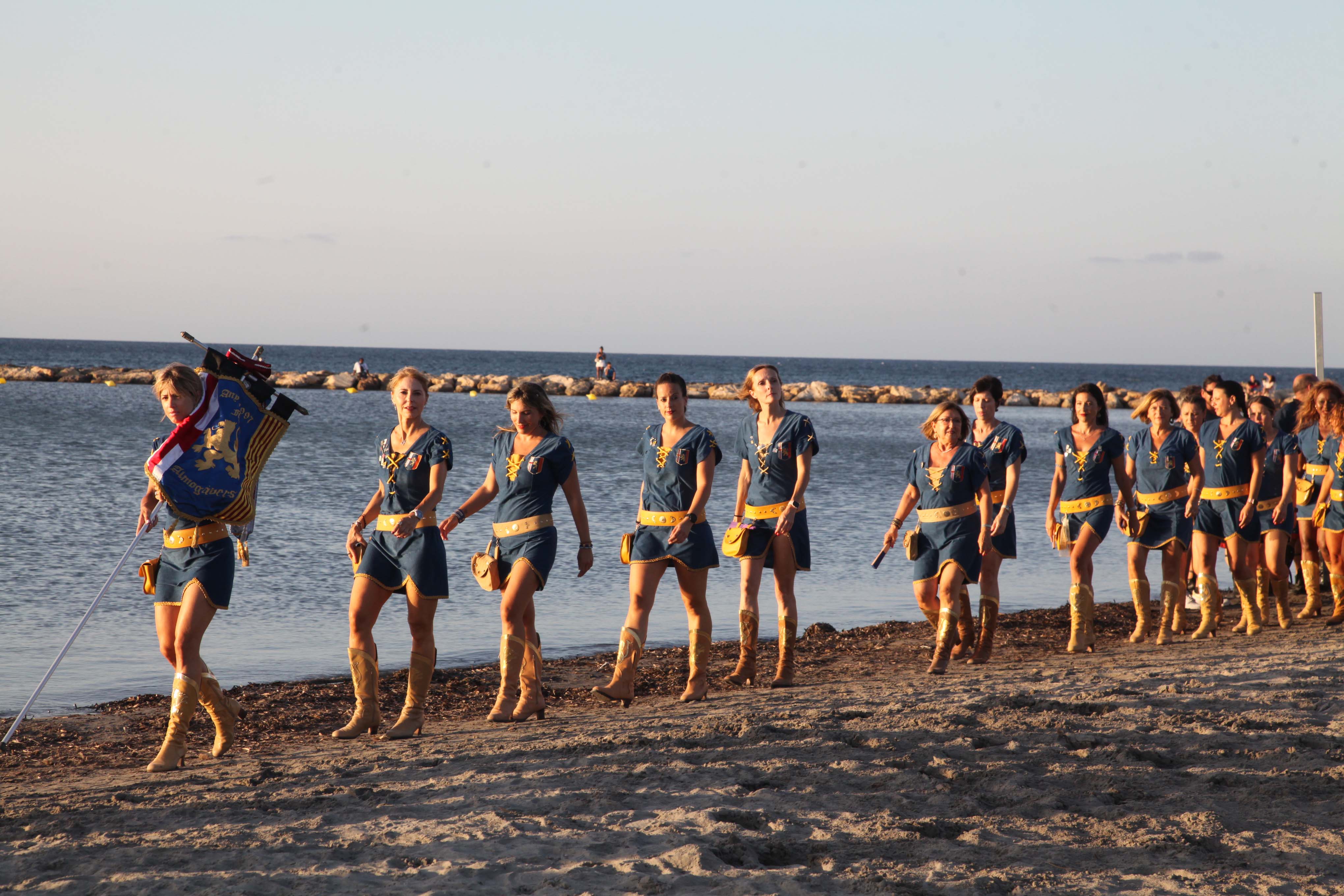 Los Moros y Cristianos desembarcan en Dénia