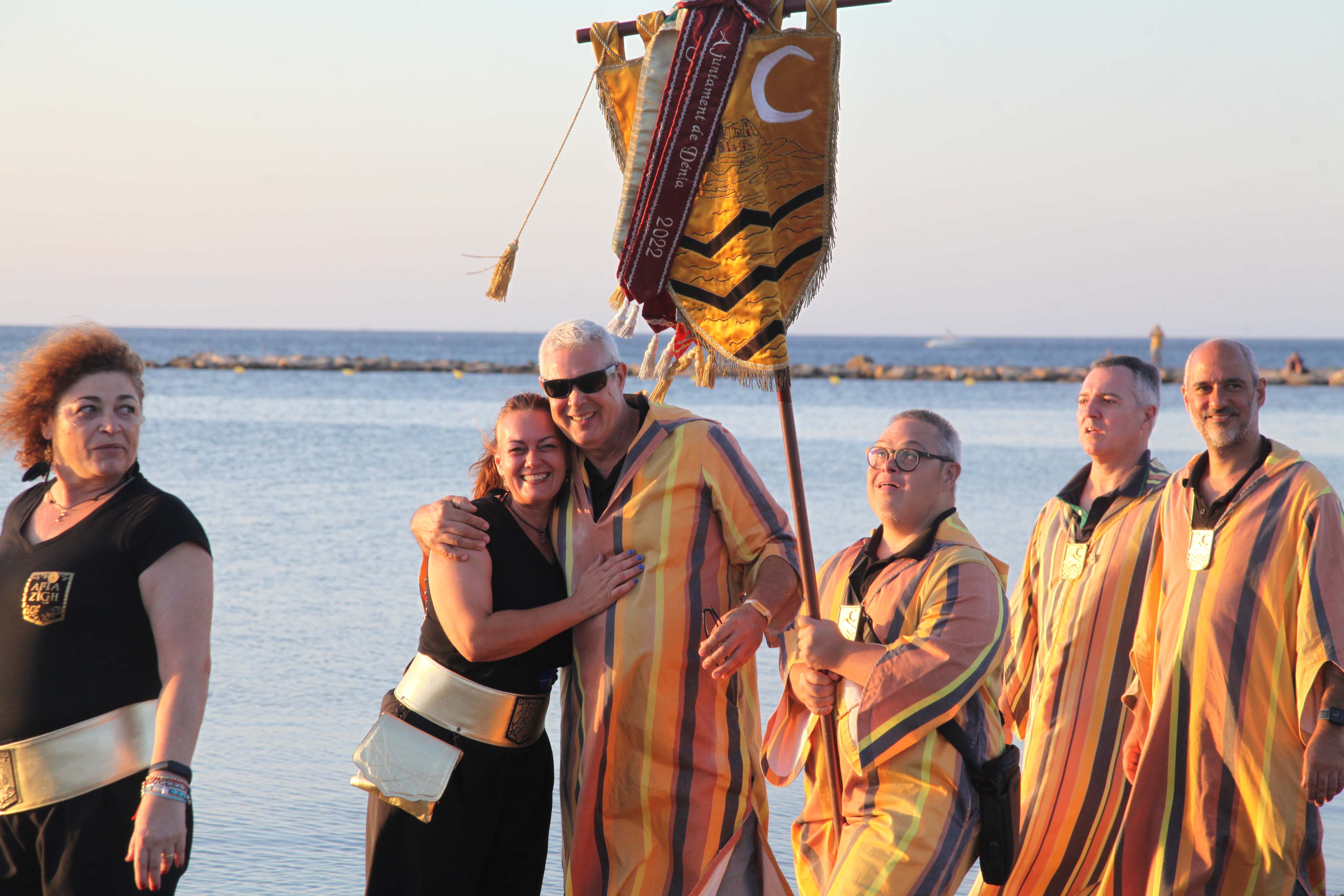 Los Moros y Cristianos desembarcan en Dénia