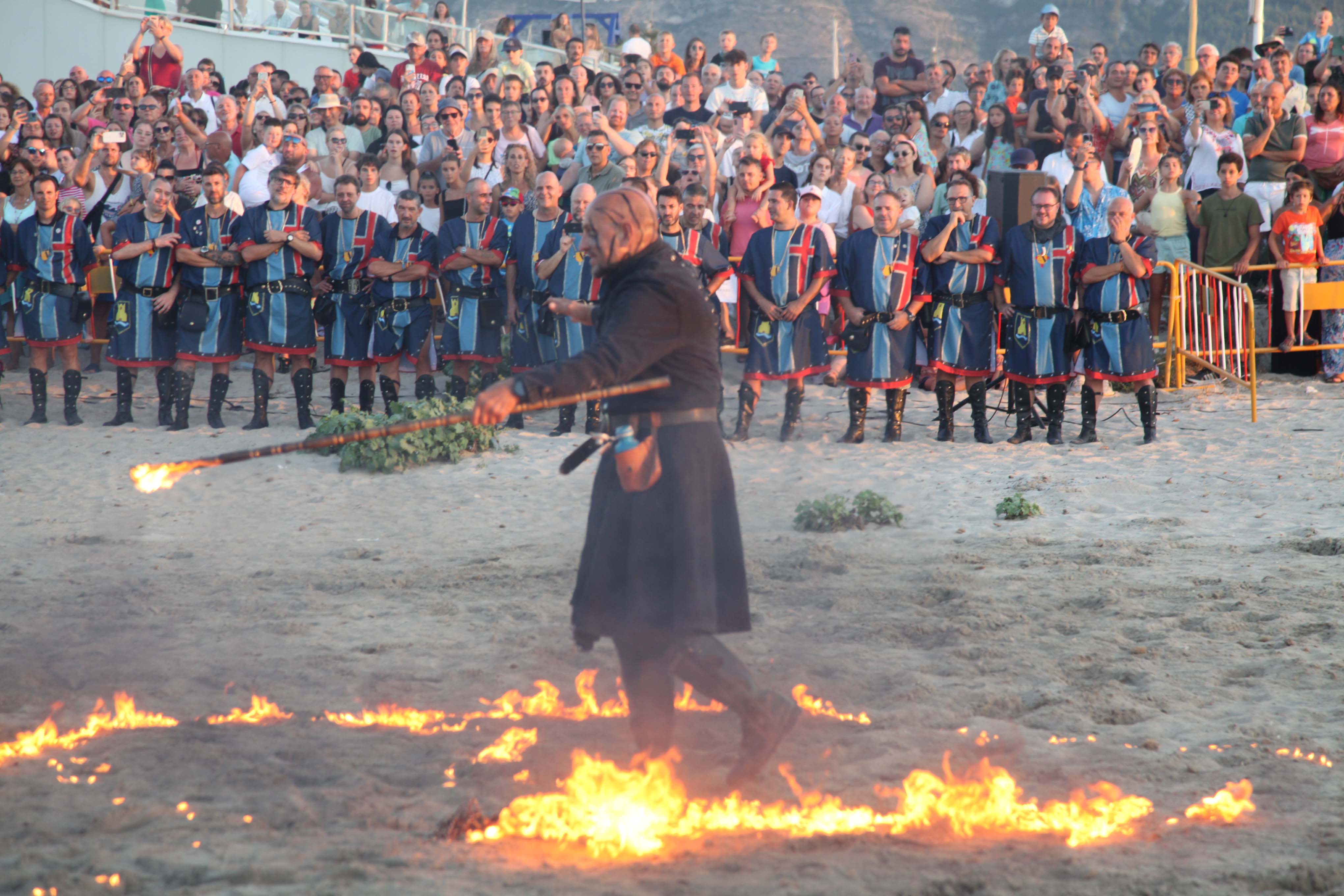 Los Moros y Cristianos desembarcan en Dénia