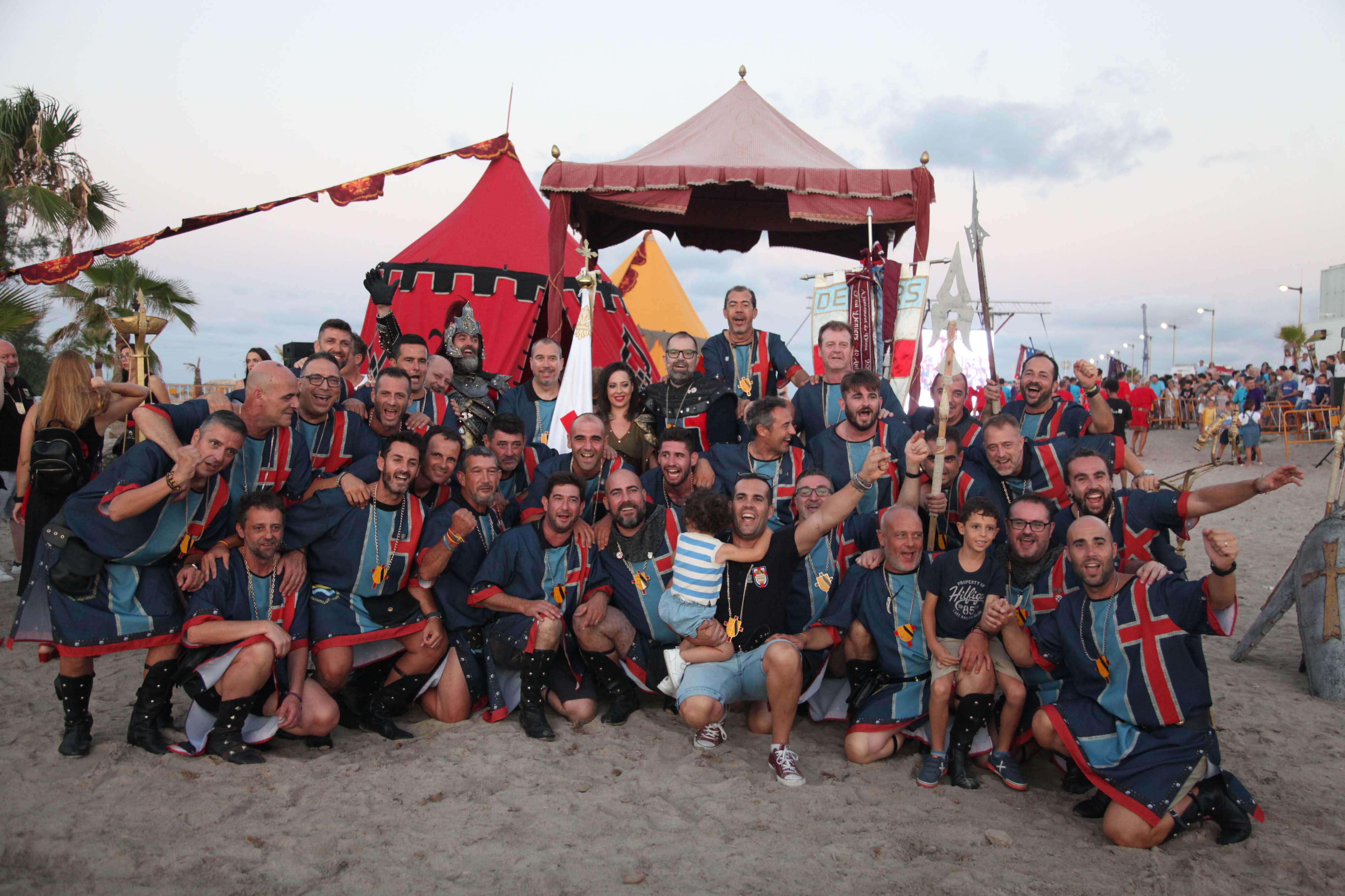 Los Moros y Cristianos desembarcan en Dénia