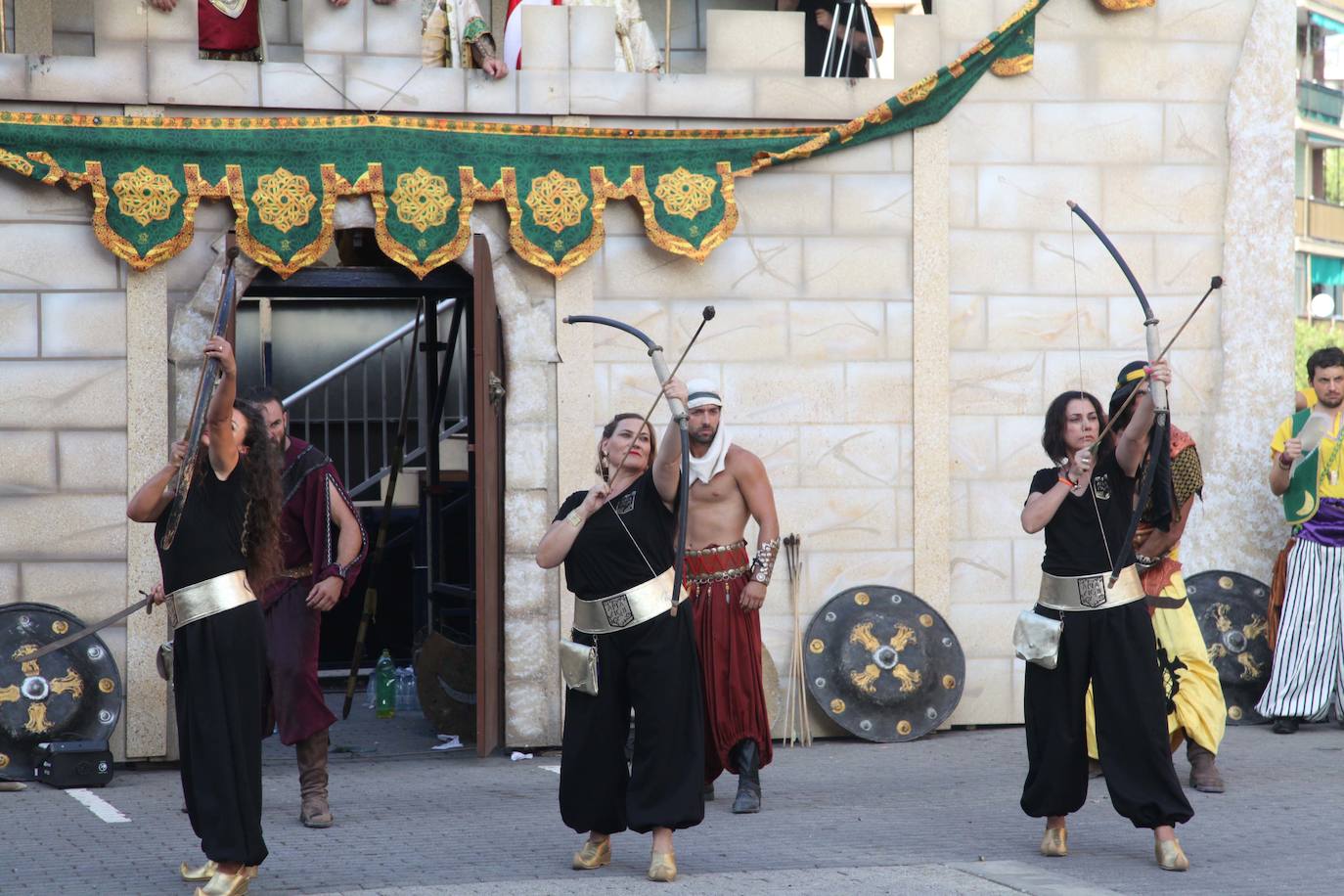 El Milagro de la Niebla y el castillo de fuegos artificiales despiden los Moros y Cristianos de Dénia