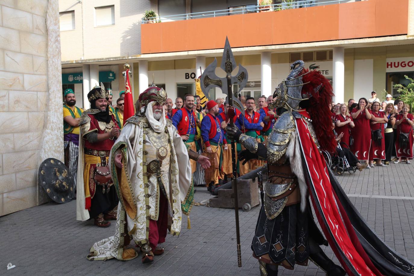 El Milagro de la Niebla y el castillo de fuegos artificiales despiden los Moros y Cristianos de Dénia
