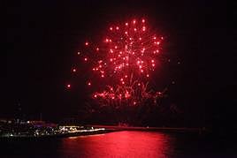 El Milagro de la Niebla y el castillo de fuegos artificiales despiden los Moros y Cristianos de Dénia