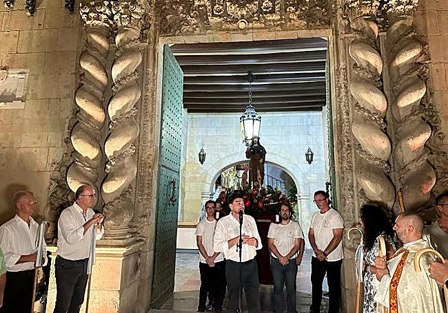 Barcala y miembros de la corporación reciben a San Roque.