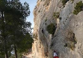 Una de las zonas de escalada de Villena, Peña Rubia.