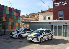Coches patrulla de la Policía Local de Ibi.