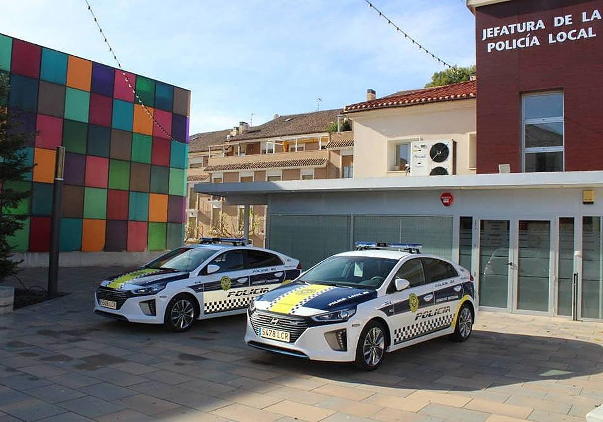 Coches patrulla de la Policía Local de Ibi.