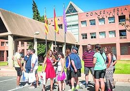 Algunos de los asistentes a la conselleria el pasado martes, junto a representantes sindicales.