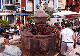 El juego del Bassí una de las tradiciones de esta festividad.