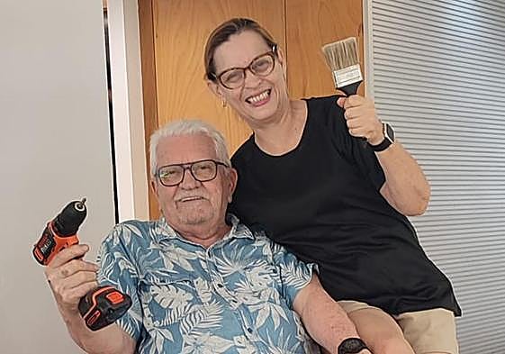 Enrique Alonso y Laura León ultiman la apertura de Vearte en Alicante.