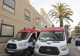 Ambulancias en el Hospital de Elche