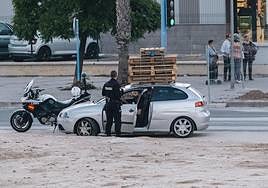 Agentes de la Policía en labores de trabajo