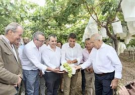 El presidente de la DIputación, Toni Pérez, junto con el President de la Generalitat, Carlos Mazón