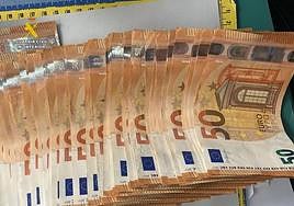 10.000 euros encontró se requisaron durante los registros en los pisos de la banda