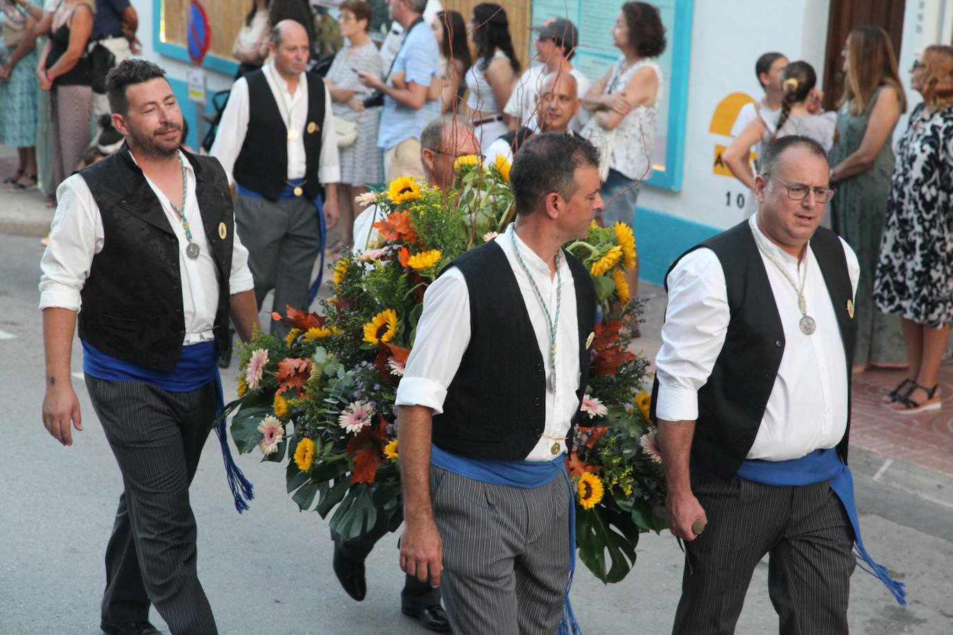 Así ha sido la ofrenda de flores a la Mare de Déu de Loreto en Xàbia