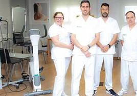 Unas 24.000 sesiones anuales tratan los fiseoterapeutas del hospital Vithas Medimar