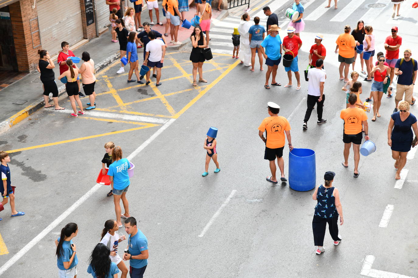 El Raval Roig despide sus fiestas con la tradicional Poalà