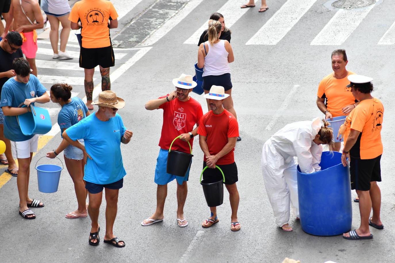 El Raval Roig despide sus fiestas con la tradicional Poalà