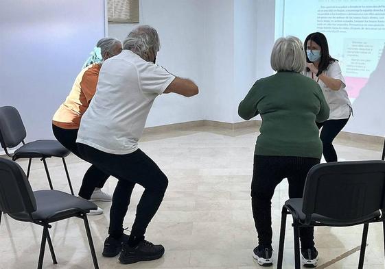 'Ponte fuerte', el taller para promover el ejercicio físico en el Centro de Salud Santa Faz