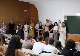 La coordinadora del grado en Medicina, Elena Ronda Pérez, durante el acto de bienvenida de la titulación