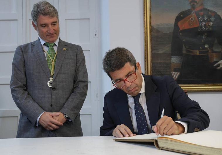 Mazón carga contra el Plan Vega Renhace en Orihuela: «Es propaganda pura»