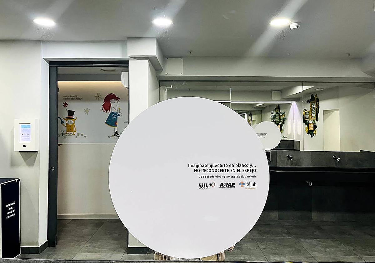 Campaña para la concienciación sobre el Alzheimer en el centro comercial l'Aljub.