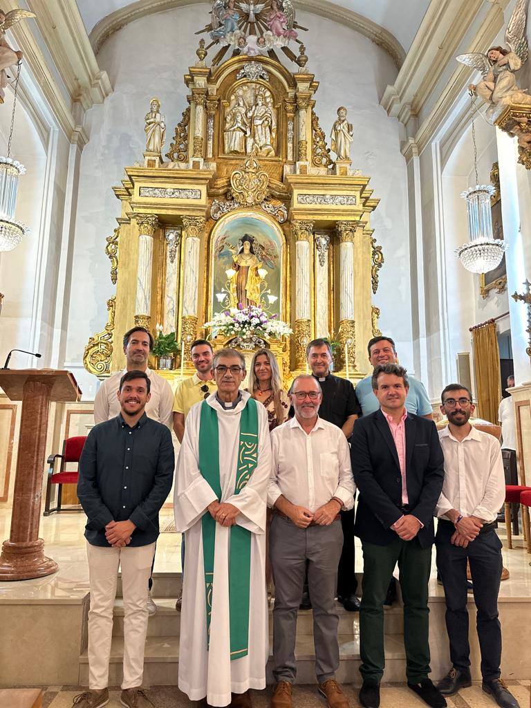 La Iglesia de Santa Teresa de El Campello celebra el acto de nombramiento de su nuevo párroco