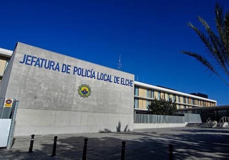 Detenido en Elche por pegar a su mujer y a su madre frente a sus hijas pequeñas