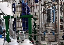 Reactor electroquímico de la planta de la UA utilizado para el proceso de reducción electroquímica de iones nitrato a nitrógeno gas.