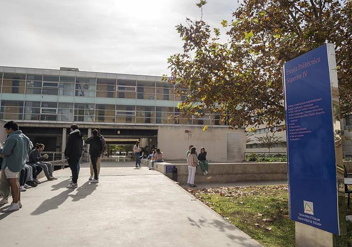 Escuela Politécnica Superior en la Universidad de Alicante.