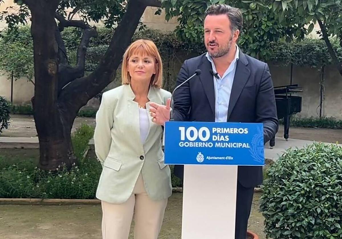 De izquierda a derecha: la tercera teniente del alcalde. Aurora Rodil y el primer edil de Elche, Pablo Ruz