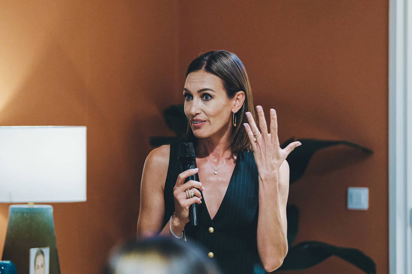 Nieves Álvarez presenta en Alicante su nueva línea de belleza