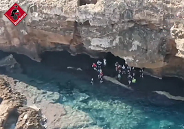 Imágenes del rescate en la Cova Tallada.