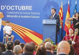 El alcalde de Elche, Pablo Ruz, durante el acto del 9 d'Octubre en la localidad