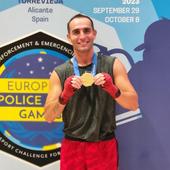 El alicantino Miguel Ángel Sansano, campeón de boxeo en los Juegos Europeos de Policías y Bomberos