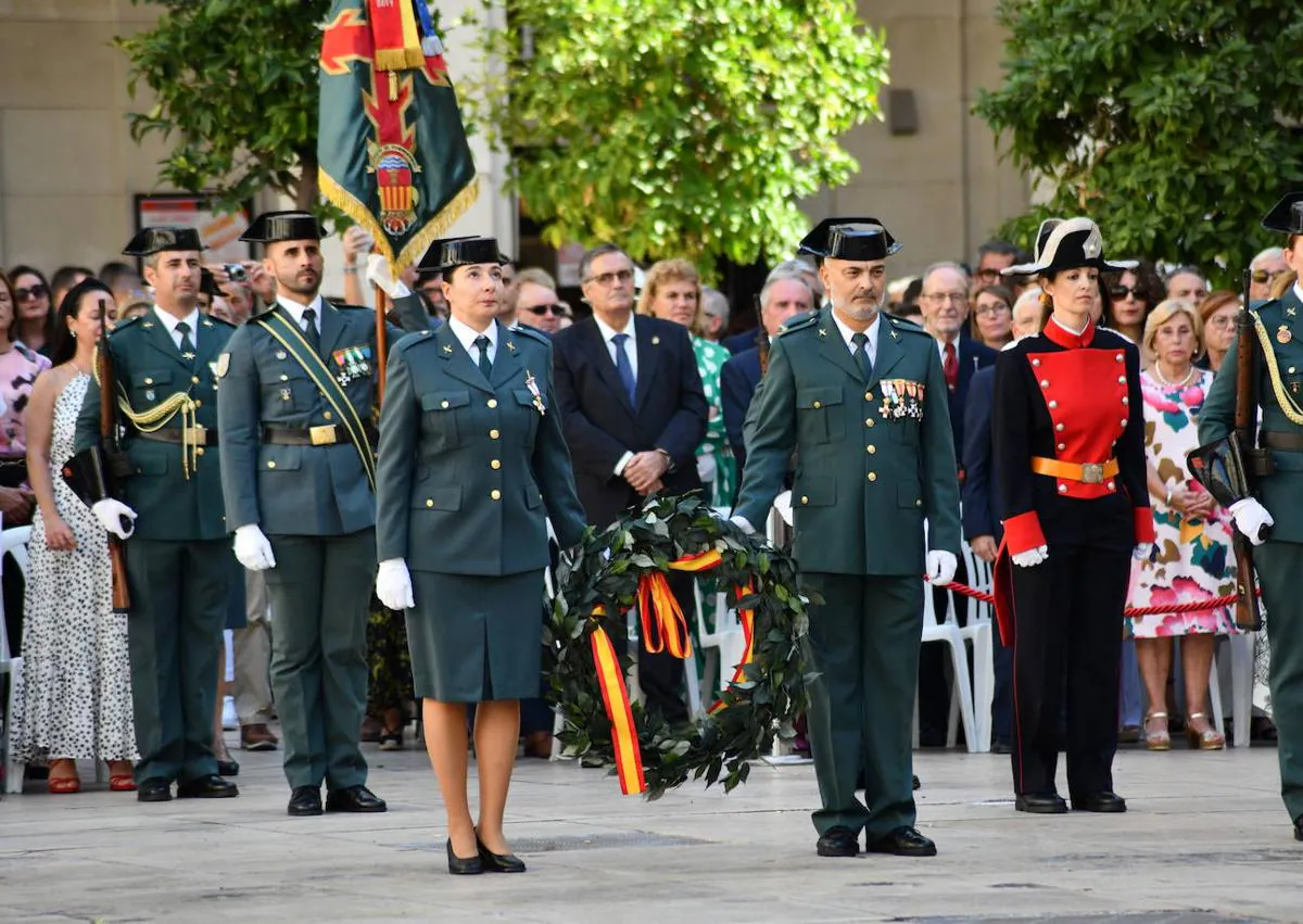 Imagen secundaria 1 - Acto de la Guardia Civil de Alicante en el Día del Pilar.