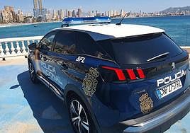 Vehículo de la Policía Nacional en Benidorm.