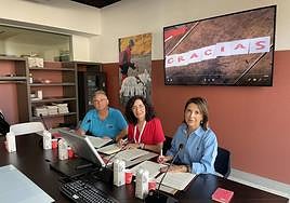 José Luis Alcaide, presidente Hippocampus, María del Mar Pageo de Cruz Roja y Ángeles Serna, presidenta de TM.