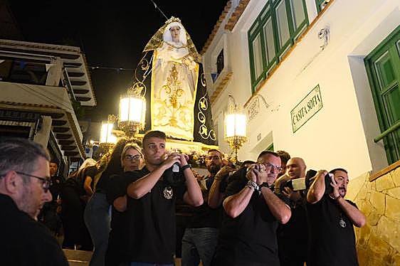 La Coronación de la Virgen de la Piedad de Santa Cruz en imágenes