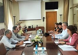 El alcalde de Ibi, reunido en la Subdelegación del Gobierno.