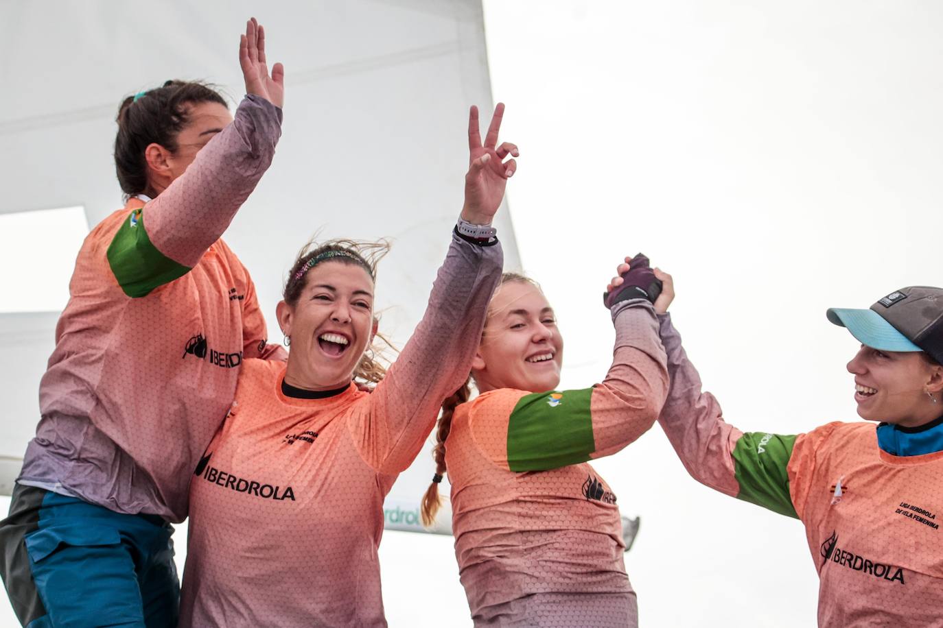 Imagen secundaria 1 - Team Baleària-RCNP gana el Trofeo Alicante City &amp; Beach, la Liga Iberdrola y el Campeonato España de Vela Femenina