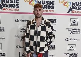El cantante Dani Fernández posa en el photocall de los 40 Music Awards Santander 2023.