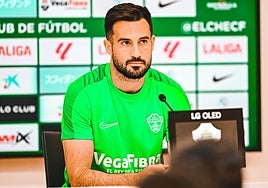 Mario Gaspar, en la sala de prensa del Martínez Valero